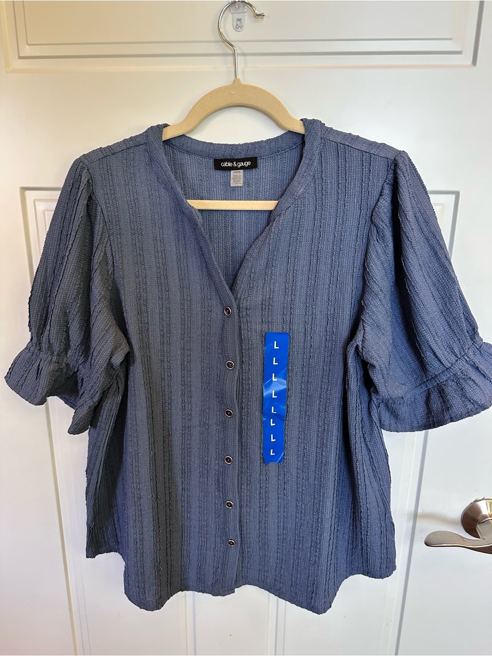 NWOT Cable & Gauge Blue Button-Front Textured Blouse - Large